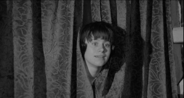 Cs. K&aacute;d&aacute;r P&eacute;ter - XXI. sz&aacute;zadi Diszk&oacute;nika, 541. Hangosfilm technika &eacute;s hangeszt&eacute;tika, kilencedik elm&eacute;lked&eacute;s &ndash; Egy csepp m&eacute;z 4.