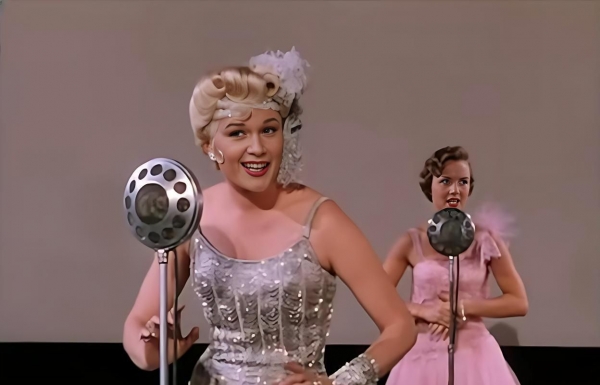 Cs. K&aacute;d&aacute;r P&eacute;ter - XXI. sz&aacute;zadi Diszk&oacute;nika, 535. Hangosfilm technika &eacute;s hangeszt&eacute;tika, harmadik elm&eacute;lked&eacute;s &ndash; &Eacute;nek az esőben