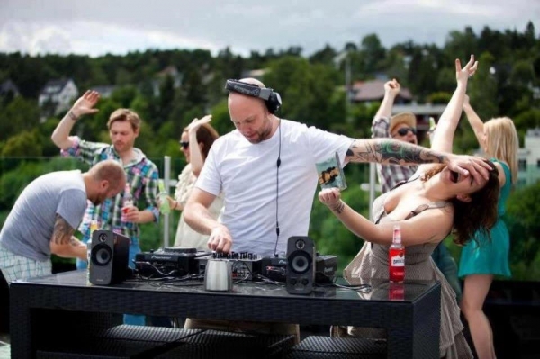 Cs. K&aacute;d&aacute;r P&eacute;ter - XXI. sz&aacute;zadi Diszk&oacute;nika, 255. Parancsolj!