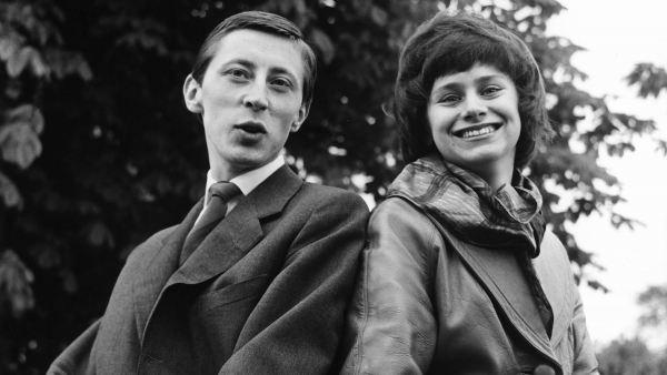 Cs. K&aacute;d&aacute;r P&eacute;ter - XXI. sz&aacute;zadi Diszk&oacute;nika, 542. Hangosfilm technika &eacute;s hangeszt&eacute;tika, tizedik elm&eacute;lked&eacute;s &ndash; Egy csepp m&eacute;z 5.