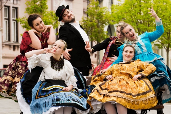 Cs. K&aacute;d&aacute;r P&eacute;ter - XXI. sz&aacute;zadi Diszk&oacute;nika, 239. Mint&aacute;z&oacute; magyar m&oacute;dra